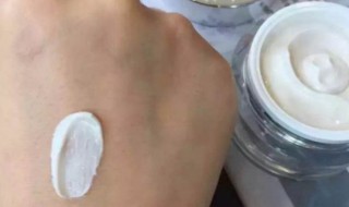 涂了素颜霜后还要涂隔离吗（涂完素颜霜还要涂隔离霜吗）