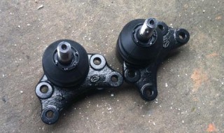 下摆臂球头能加机油吗（下摆臂球头缺油）