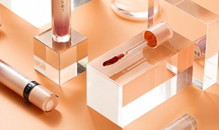 唇蜜可以晚上涂吗（唇蜜可以晚上睡觉涂吗）