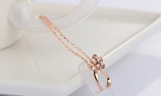 金项链应该怎么清洗（金项链应该怎么清洗才干净）