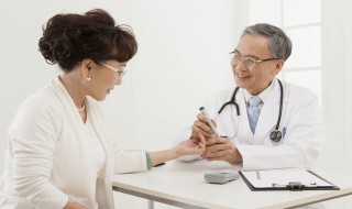 硬耳屎一定要取出吗 硬耳屎一定要取出吗视频