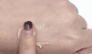 粉底液和防晒霜的使用顺序 粉底液和防晒的正确使用顺序