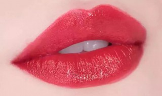 经常涂润唇膏会伤害唇部吗 经常涂润唇膏会伤害唇部吗女生