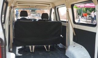 长安睿行m60后排位置怎么收 长安睿行m60中控台详细操作