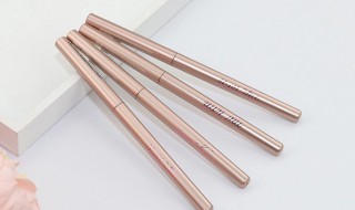 如何选购适合自己的唇线笔（唇线笔买什么颜色好）