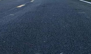 没划线的车道怎么行驶（没有划线的道路车辆如何行驶）