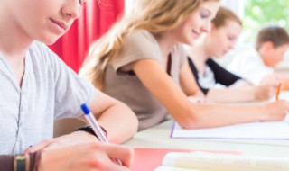 给朋友们道早安的句子(跟朋友道早安的句子)