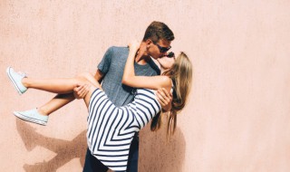 关于爱情甜蜜幸福句子 关于爱情甜蜜幸福句子简短