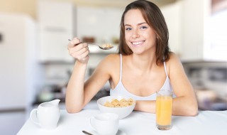 春节怎样吃的更健康(春节如何健康饮食)