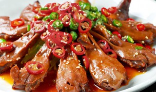 鸭下巴怎么做才好吃 鸭下巴怎么做才正宗