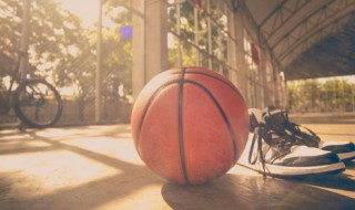 篮球实战扣篮技巧（篮球实战扣篮技巧教学）