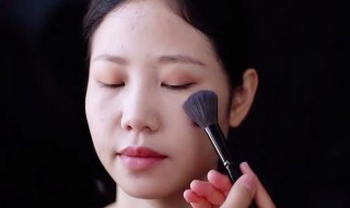 化淡妆的先后步骤（化淡妆的顺序）