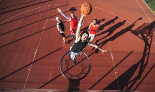 上篮技巧小学生(小学生如何上篮)