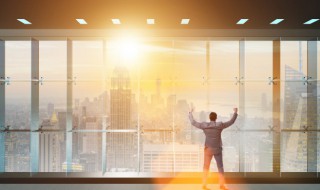 励志的句子致自己简短10句（励志的句子致自己简短10句英语）