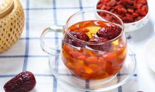 枸杞和蜂蜜泡水的作用与功效（枸杞和蜂蜜泡水的作用与功效禁忌）