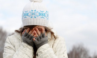 越笑越难过的句子（越笑越难过的句子有哪些）