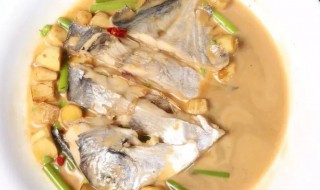 鲳鱼不能和什么一起吃 鲳鱼不能和什么一起吃呢