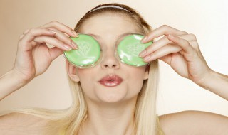 右眼一直跳是吉是凶（右眼一直跳是吉是凶时辰）