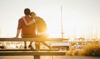 让情人感动流泪的短信（让情人感动流泪的短信非常爱情人的语句）