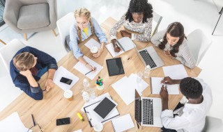 激励人心奋斗正能量短句（奋斗激发人心励志正能量短句）