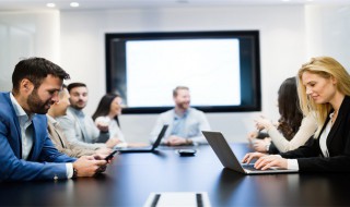 梦见大领导有什么征兆（梦见大领导是什么意思啊上班怎么见到领导）