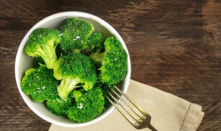 西兰花炒牛肉的做法的作文 西兰花炒牛肉的做法