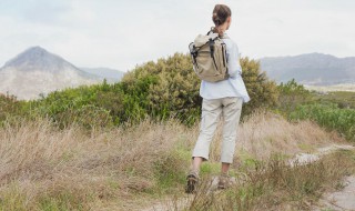 被人跟踪怎么办（发现被人跟踪怎么办）
