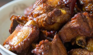 青杠菌炖排骨的做法（青头菌炖排骨怎么做）