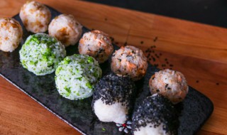 新疆羊肉手抓饭的正宗做法（新疆羊肉手抓饭的正宗做法图片）