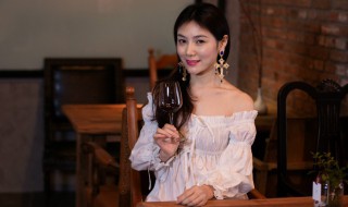 成熟女人抖音名字（成熟女人抖音名字两个字）