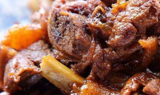 鸭子和什么菜一起红烧好吃 鸭子和什么菜一起红烧好吃又营养