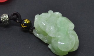 貔貅戴在哪只手上招财（貔貅应该戴那只手）