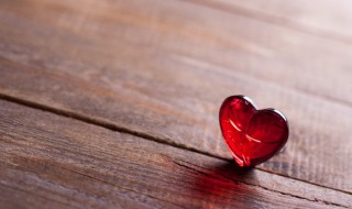 简短走心的爱情短句(简短走心的爱情句子)