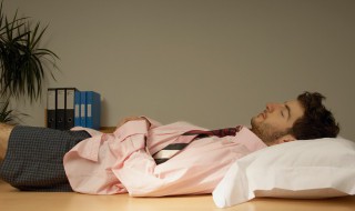 梦见头发掉光了啥意思 梦见头发掉光了什么意思