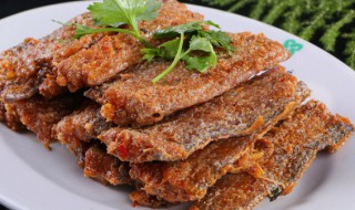 油炸小鱼怎么炸得酥脆 油炸小鱼怎么炸得酥脆做法窍门