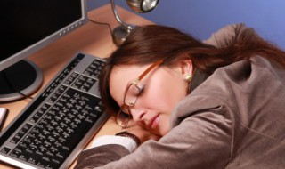 梦见牙齿松动一拔就掉了 梦见牙齿松动一拔就掉了三颗牙