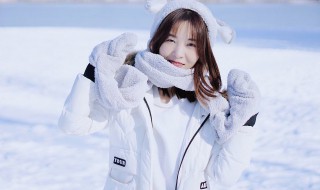 白鸭绒羽绒服有腥味怎么去除（白鸭绒羽绒服有腥味怎么去除掉）