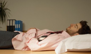 梦见自己吃鱼是什么意思（梦见自己吃鱼是什么意思解梦）