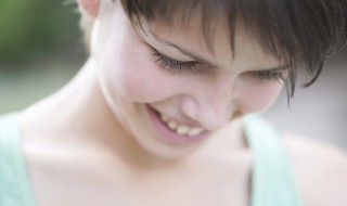 冬天面部皮肤干脱屑怎么办（冬天脸部皮肤干脱屑怎么办）