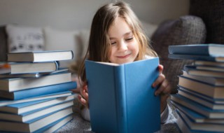 千锤打锣一锤定音的意思是什么 千锤打锣一锤定音的意思是什么呢