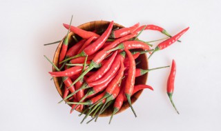 泡椒怎么腌制好吃（白萝卜泡椒怎么腌制好吃）