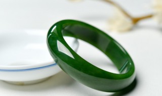 镯怎么读（餲怎么读）