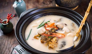 熬高汤放什么香料最香（熬高汤放什么香精最香）