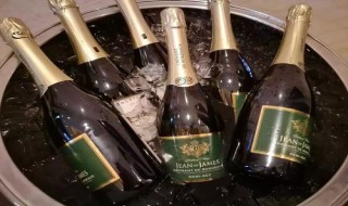 制葡萄酒时为什么温度控制在18至25 制葡萄酒时为什么温度控制在18至25之间