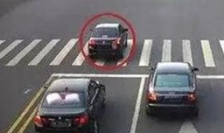 红灯过线停下来扣分吗（看错了红灯过线后停车扣分吗）