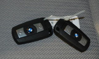 宝马3系车遥控器带一键启动吗 中控台怎么清洗