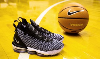 詹姆斯16鞋带怎么穿回去（詹姆斯16怎么系鞋带）