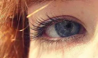 先用眼霜还是先涂乳液（护肤是先涂眼霜还是先涂乳液）