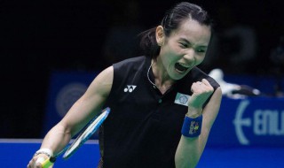 羽毛球制作哑铃（羽毛球制作哑铃教程）