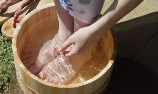 有脚气用盐水泡可以吗（有脚气泡盐水有用吗）
